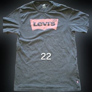 Unisex xs levis tee